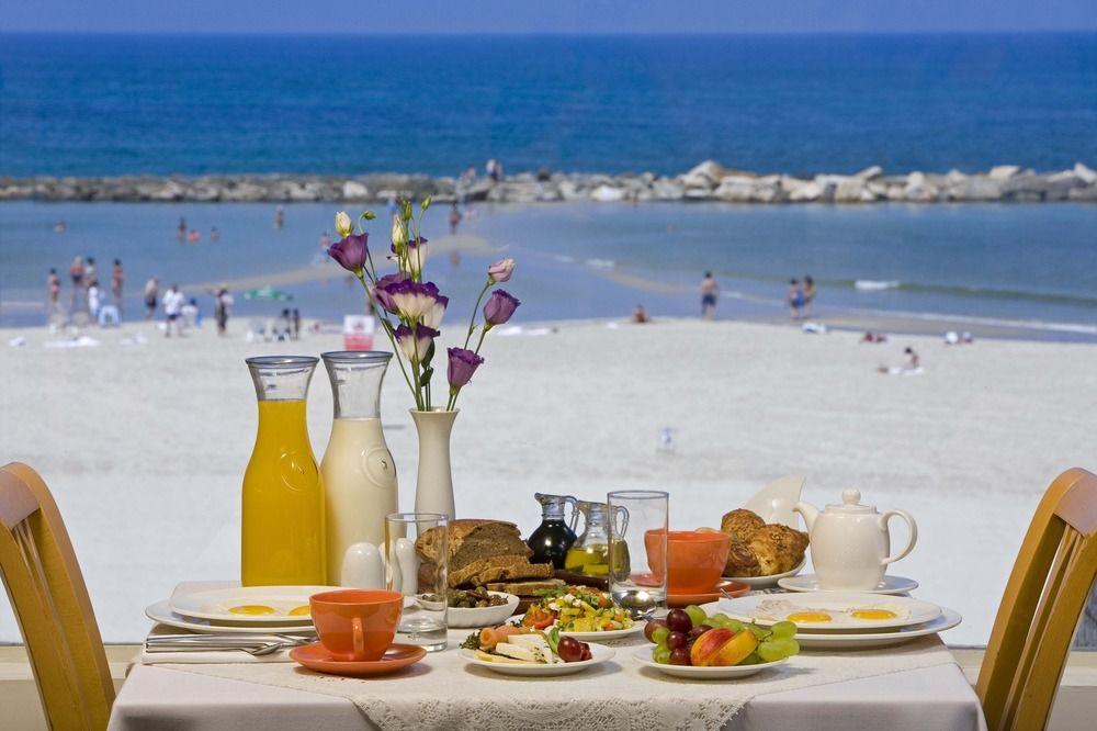 Renaissance Tel Aviv Hotel Exterior photo