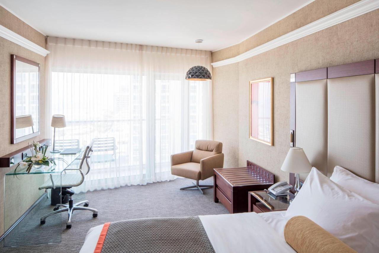Renaissance Tel Aviv Hotel Exterior photo