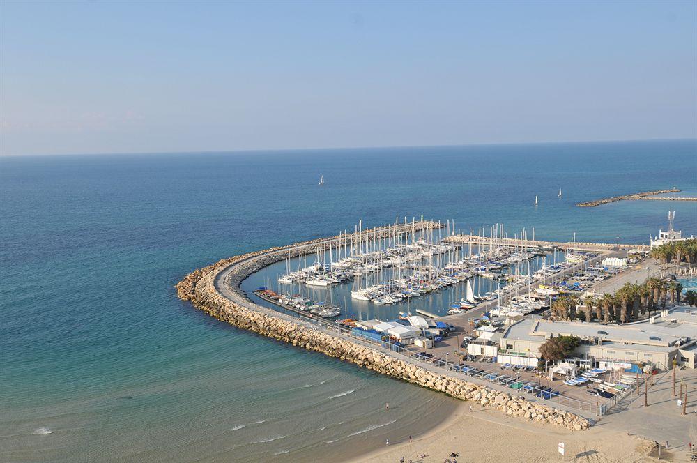 Renaissance Tel Aviv Hotel Exterior photo