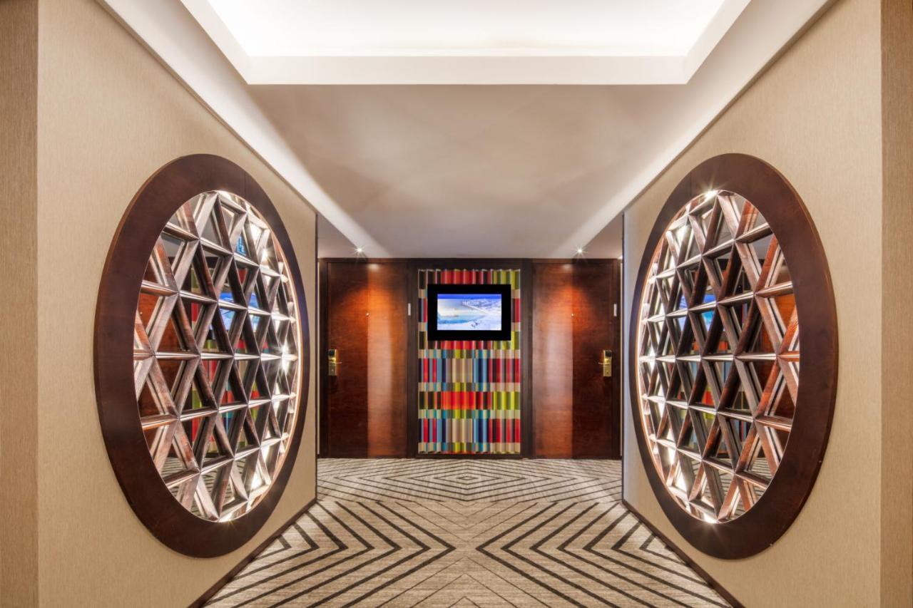 Renaissance Tel Aviv Hotel Exterior photo