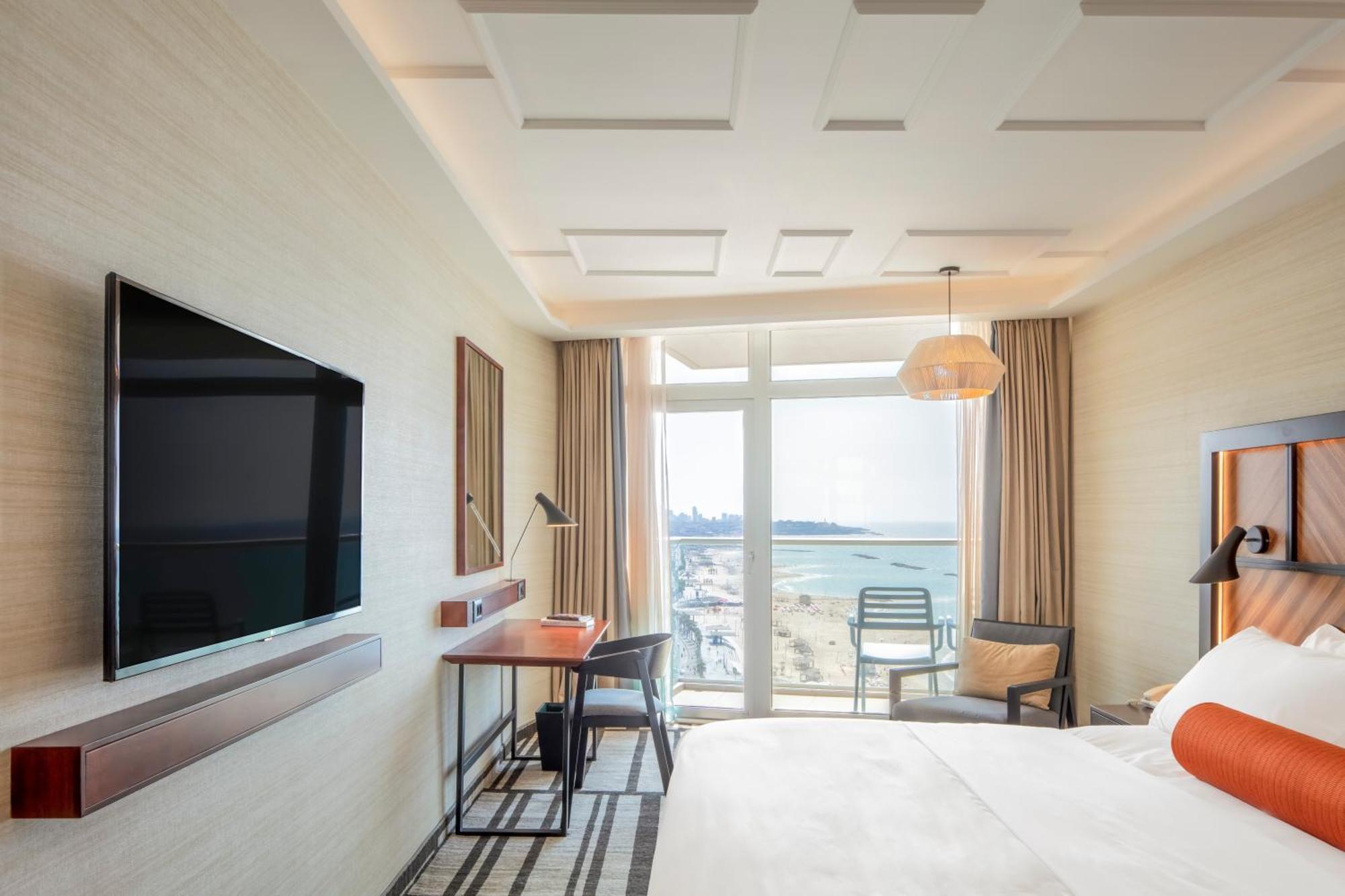 Renaissance Tel Aviv Hotel Exterior photo