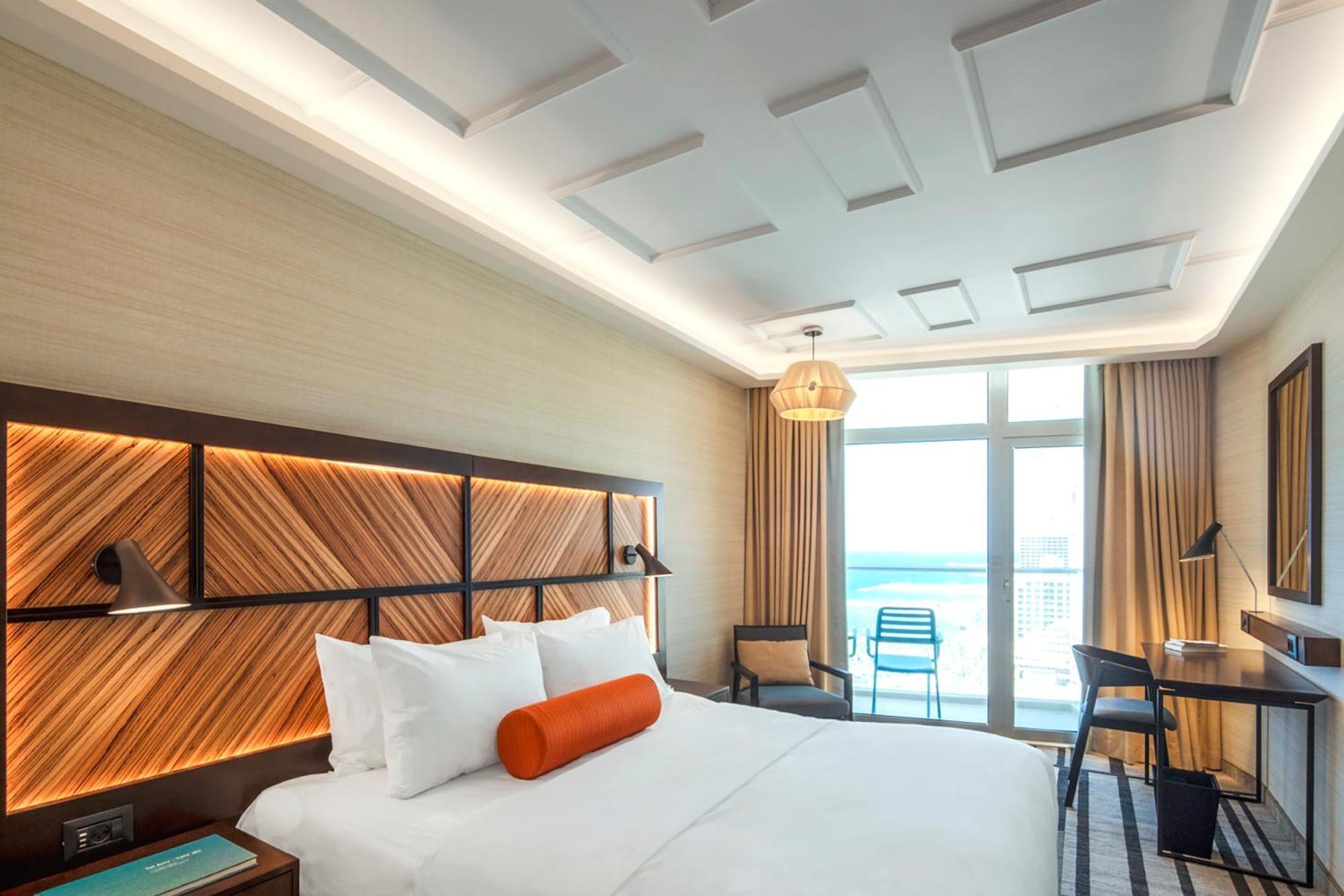 Renaissance Tel Aviv Hotel Exterior photo
