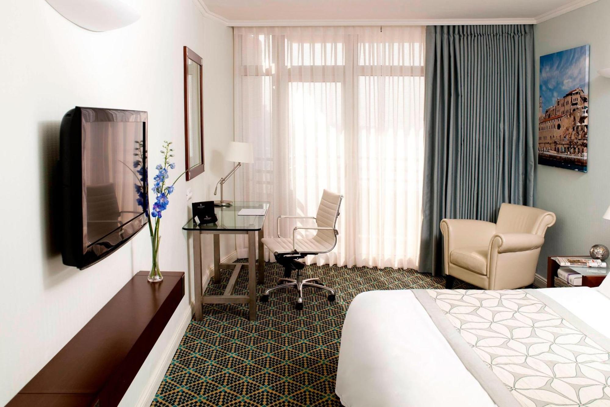 Renaissance Tel Aviv Hotel Exterior photo