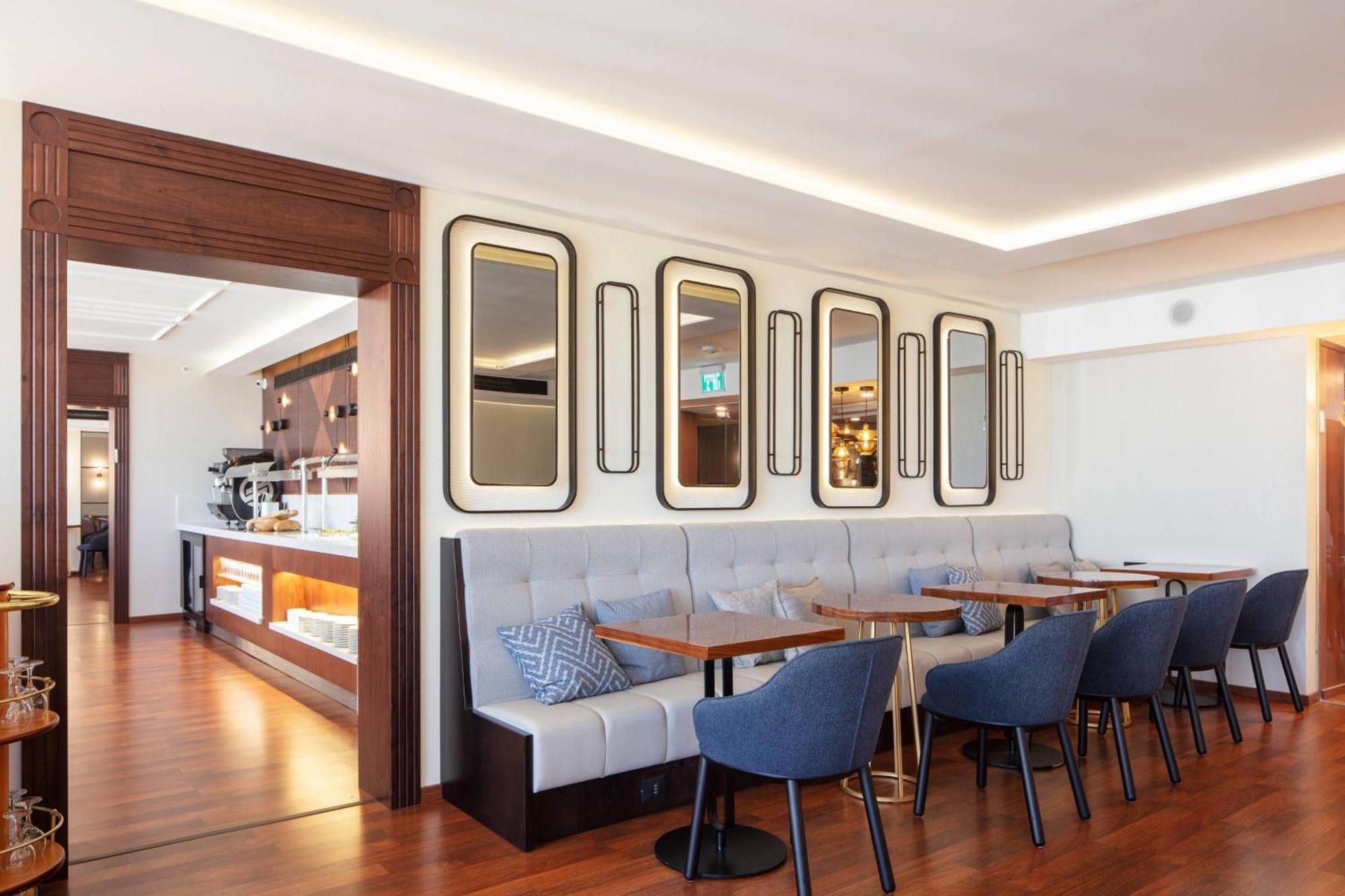 Renaissance Tel Aviv Hotel Exterior photo