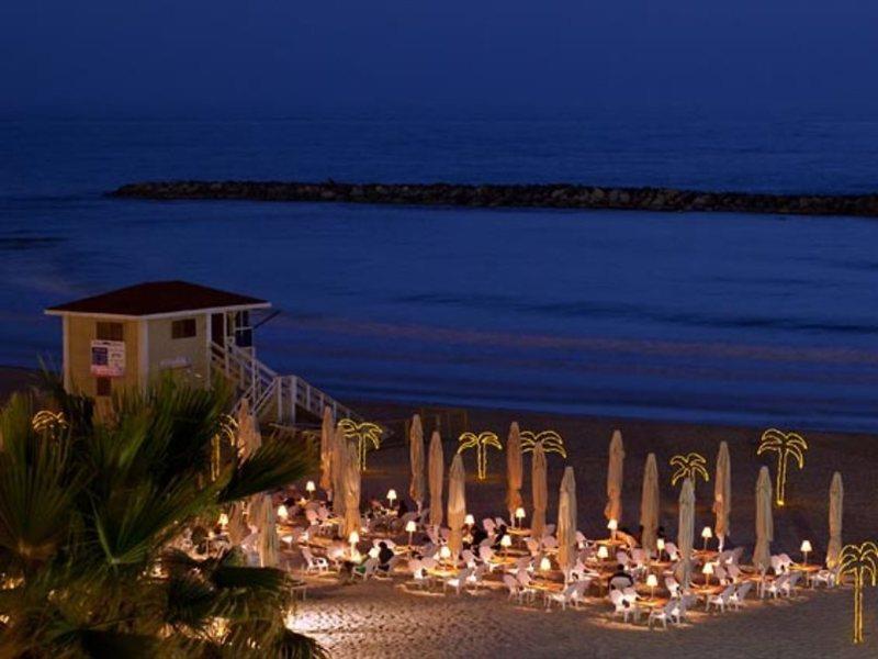 Renaissance Tel Aviv Hotel Exterior photo