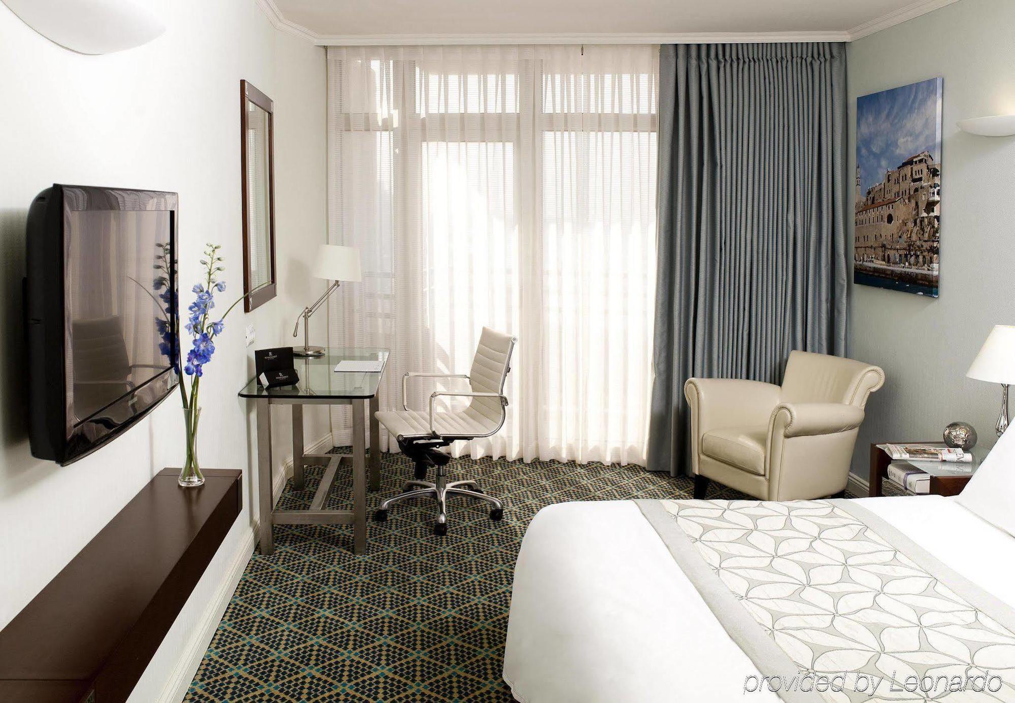 Renaissance Tel Aviv Hotel Exterior photo